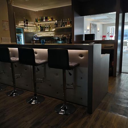 Yes Hotel Авиньон Экстерьер фото