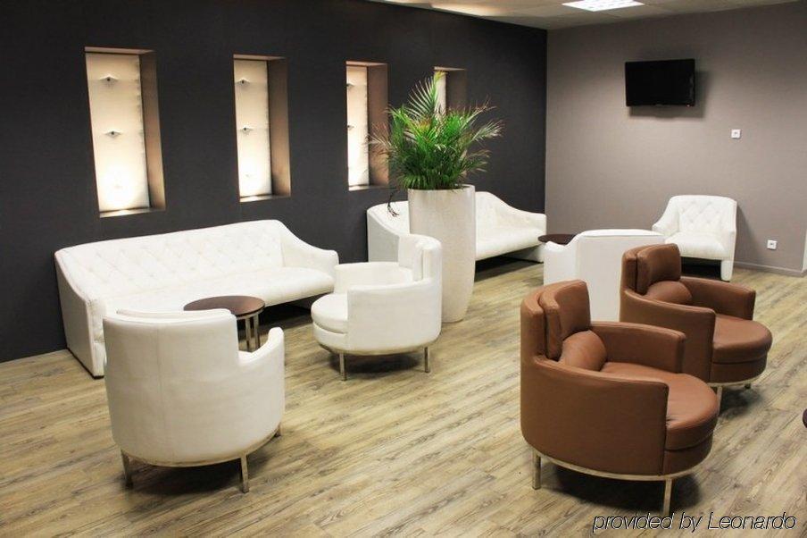 Yes Hotel Авиньон Экстерьер фото