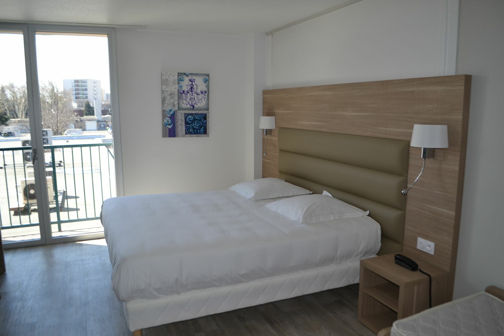 Yes Hotel Авиньон Экстерьер фото
